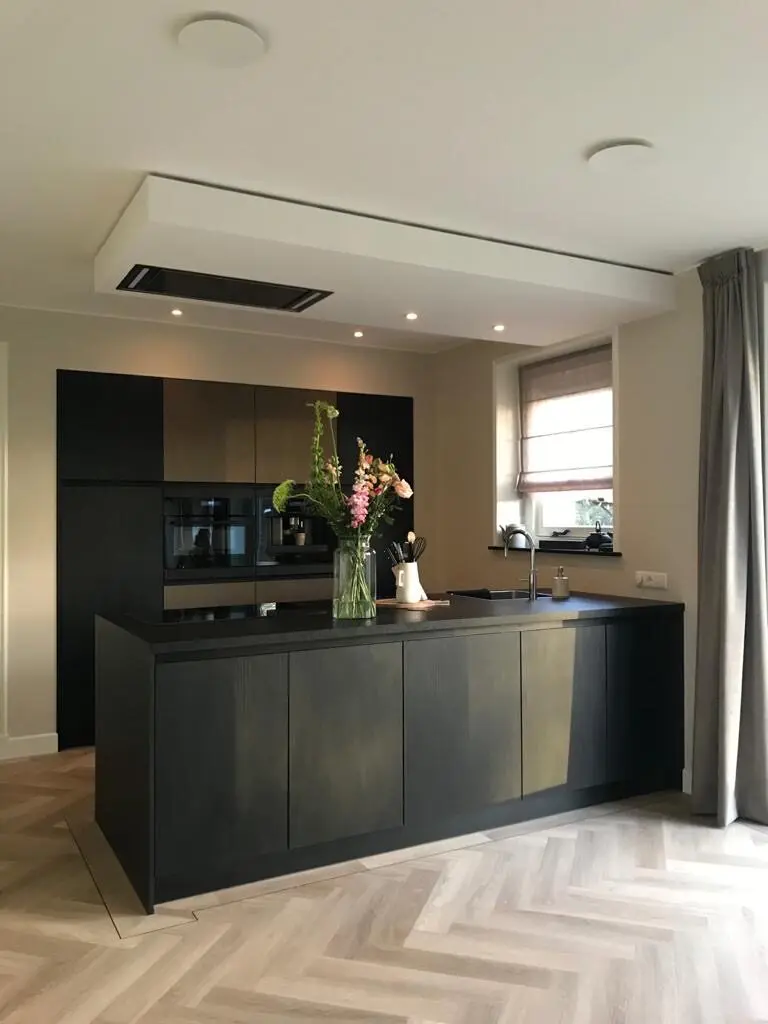 Elegante keuken in nieuwbouw notariswoning Zwagerbosch
